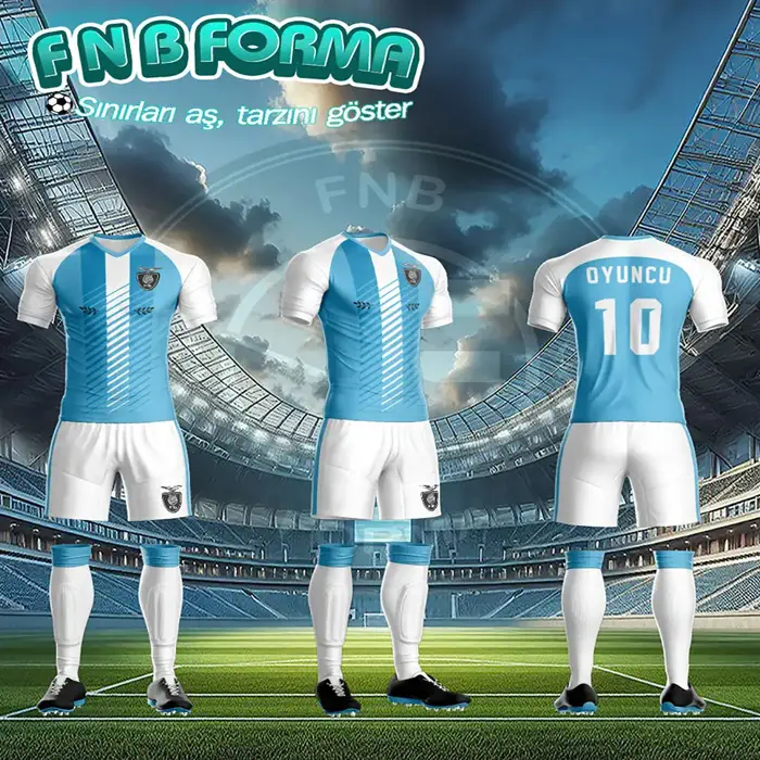 Açık mavi ve beyaz dikey şeritli forma